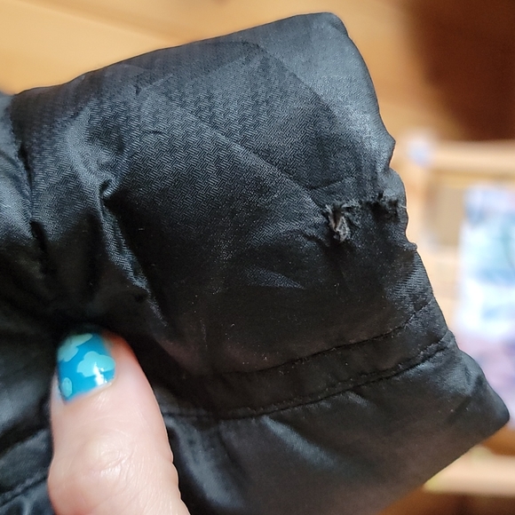 The North Face Puffer Coat - Picture 8 of 9